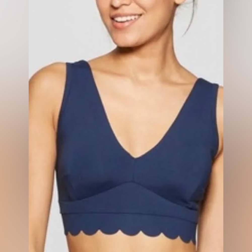 Joy Lab Scalloped Sports Bra